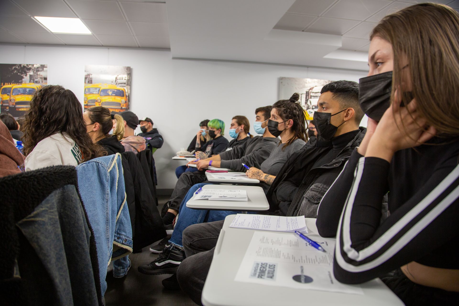 Práctica de primeros auxilios durante una formación para perforadores