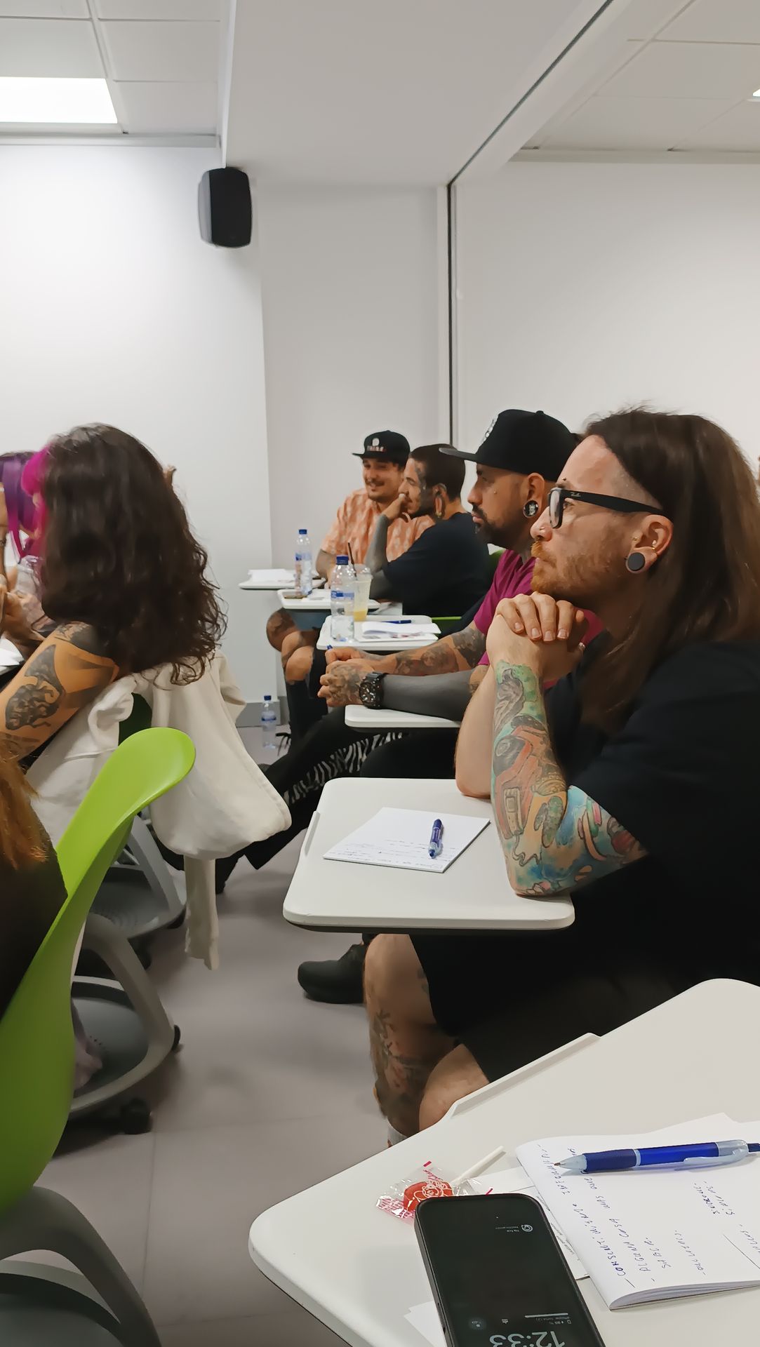 Clase de primeros auxilios aplicada a la perforación corporal organizada por CEP